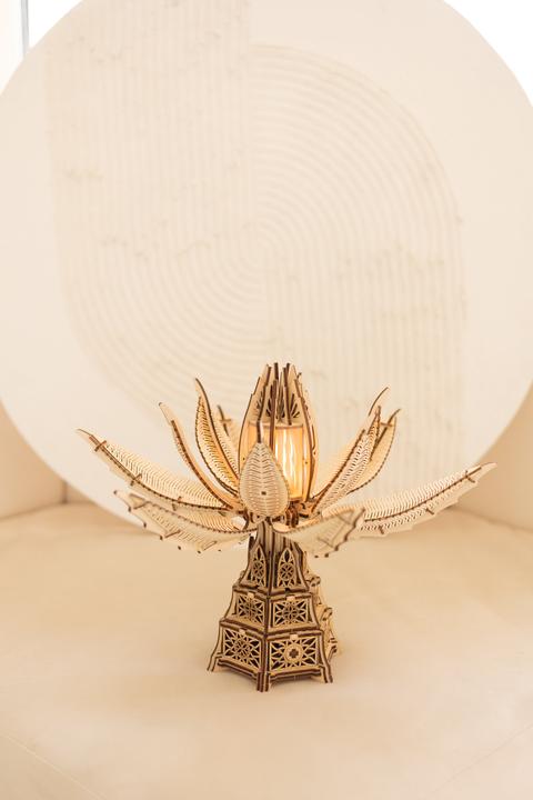 Actual product image Wood Trick Fiery Bloom