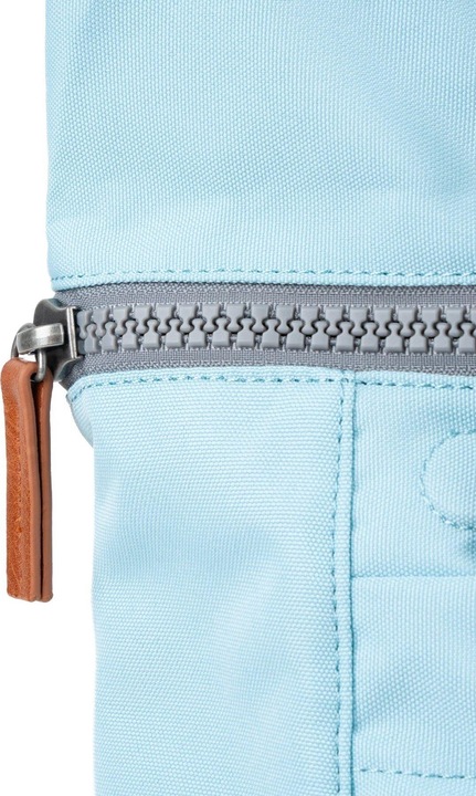 Produktbild Roka London Finchley A Ice Medium Recycled Canvas (15 l)