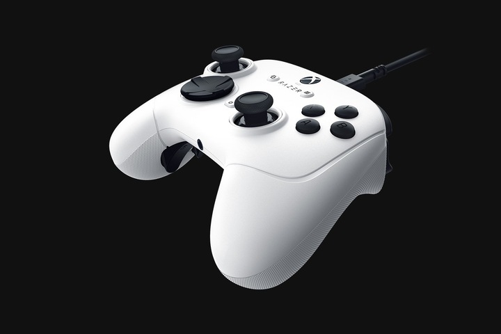 Actual product image Razer Wolverine V3 Tournament Edition (PC, Xbox Series X, Xbox Series S)