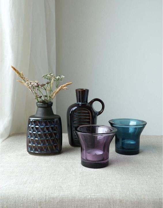 Produktbild Born in Sweden LUMI Kerzenhalter Lila aus Glas im skandinavischen Design