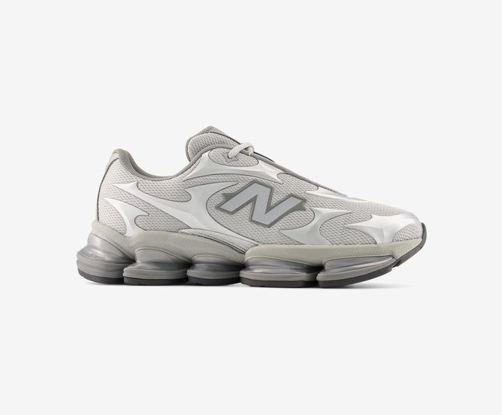 Actual product image New Balance U20005UW - 2000 (42)