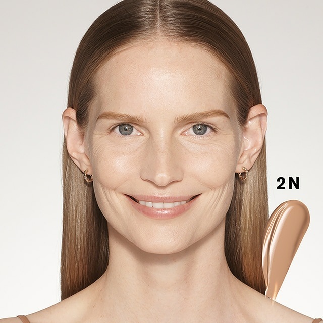 Produktbild Estée Lauder Futurist Brighten Skinceal No 2N (Nr. 2N - Light Medium)