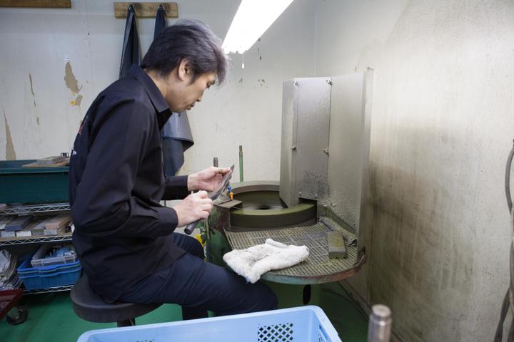 Produktbild Mcusta Zanmai Supreme Hammered Nakiri (16.50 cm)