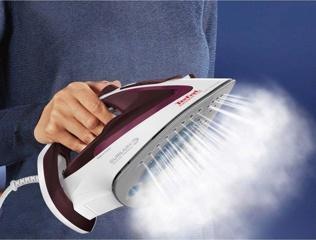 Actual product image Tefal EasyGliss Plus FV5714 Dry & Steam Iron Durilium Sole Bordeaux (2400 W, 190 g/min)