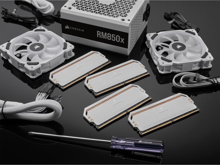 Productafbeelding Corsair Dominator Titanium (2 x 32GB, 5200 MHz, DDR5 RAM, DIMM 288 pin)