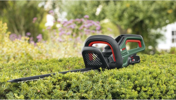 Actual product image Bosch Home & Garden UniversalHedgeCut 18-50 Kit (Cordless hedgecutters)