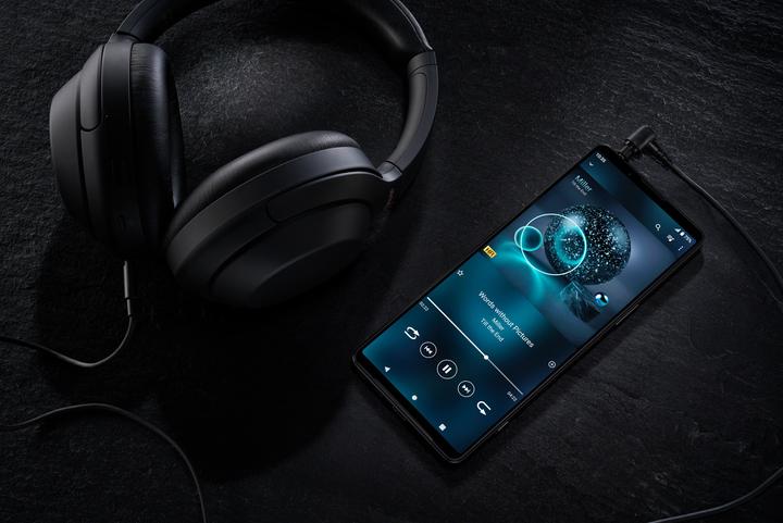 Produktbild Sony Xperia 1 IV (256 GB, Violett, 6.50", Dual SIM, 12 Mpx, 5G)
