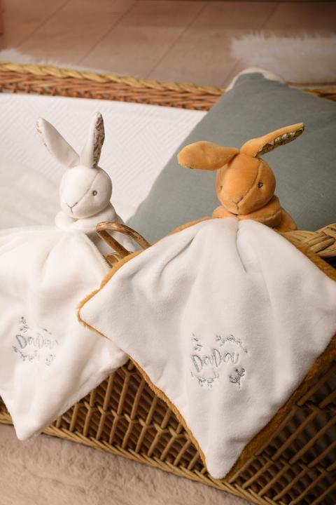 Actual product image Doudou et Compagnie Hase mit Schmusetuch weiss 10cm