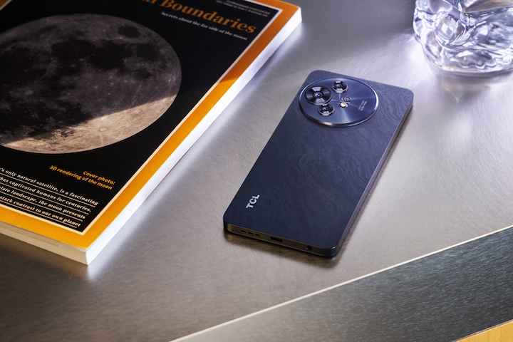 Produktbild TCL 50 Pro NxtPaper (512 GB, Moon Gray, 6.80", SIM + eSIM, 108 Mpx, 5G)