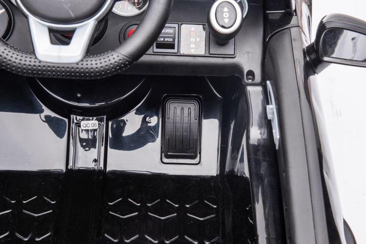 Productafbeelding Lean Toys Tweezits elektrische auto voor kinderen Mercedes SLC 300, wit (6 V)