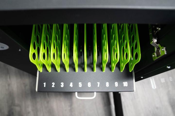 Image du produit Good Connections GC ANTARES PRO T20C Chariot de chargement jusqu'à 11" USB-C 30W PD3.0 Désinfection UVC gris