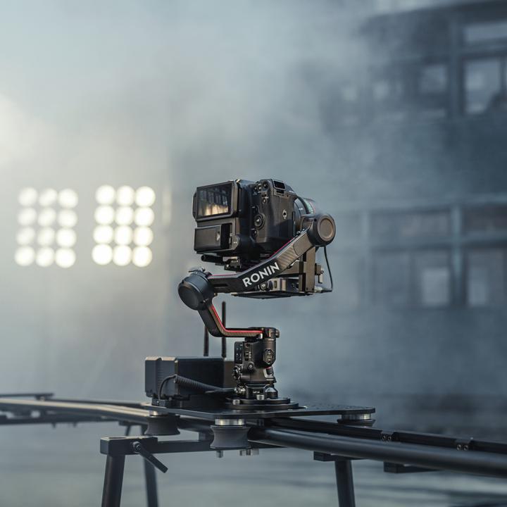 Produktbild DJI RS 3 Pro Combo (Spiegelreflexkamera, Systemkamera, 4.50 kg)