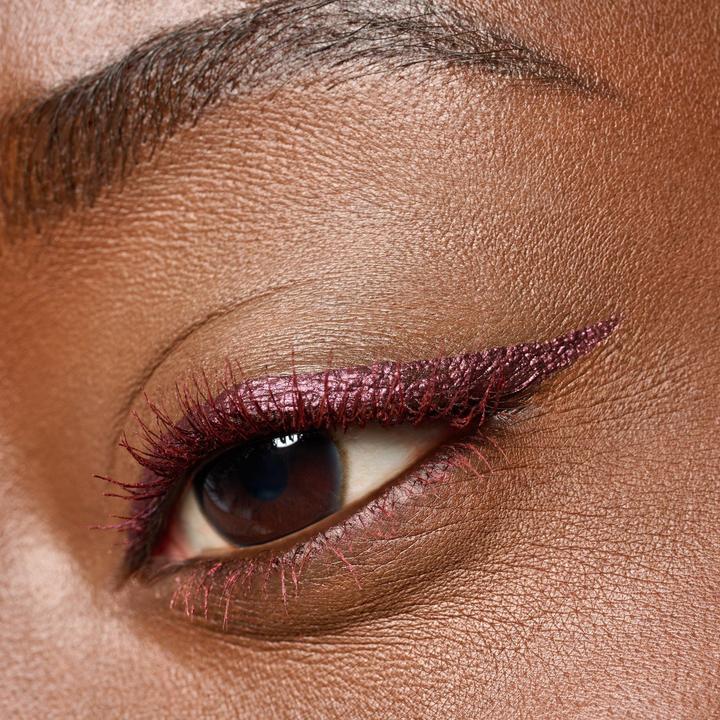 Produktbild essence COLOUR it! metallic liquid liner (02 Dark Cherry)