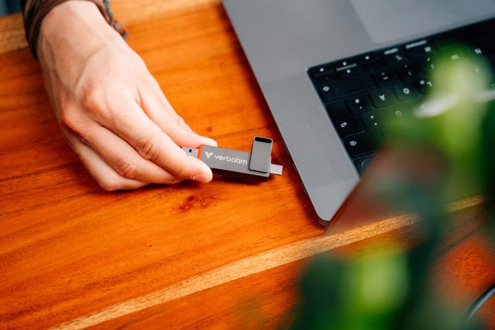 Produktbild Verbatim Dual QuickStick (512 GB, USB 3.2)