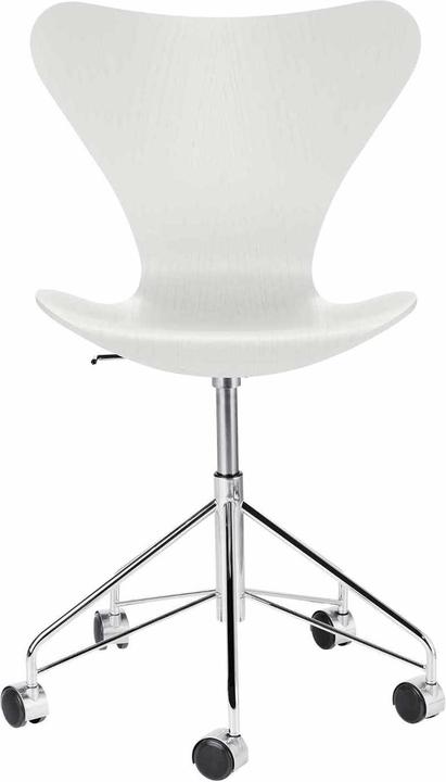 Actual product image Fritz Hansen The Series 7 3117 Swivel Chair