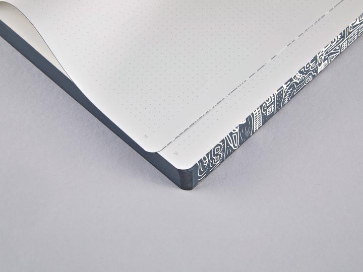 Actual product image Nuuna Graphic L, Frankfurt (165 x 220 mm, L, Dotted, Hardcover)