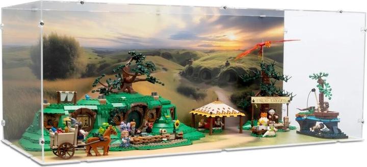 iDisplayit Acryl-Display f. LEGO® 10354 Herr der Ringe: Das Auenland (Mit Hintergrundbild & weissem Boden)