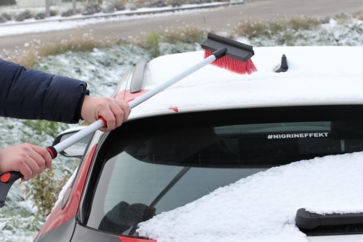 Actual product image Nigrin Telescopic ice scraperSnow whisk