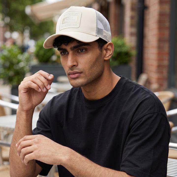 Produktbild New Era A-Frame Mesh Trucker Cap - TONAL PATCH beige (One Size)