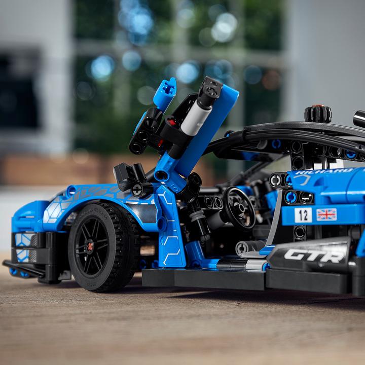 Actual product image LEGO McLaren Senna GTR (42123, LEGO Technic)