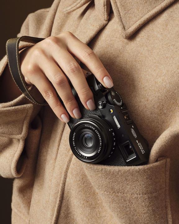 Actual product image Fujifilm X100VI (23 mm, 40.20 Mpx, APS-C / DX)