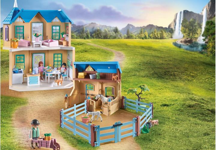 Actual product image Playmobil Waterfall Ranch (71351)