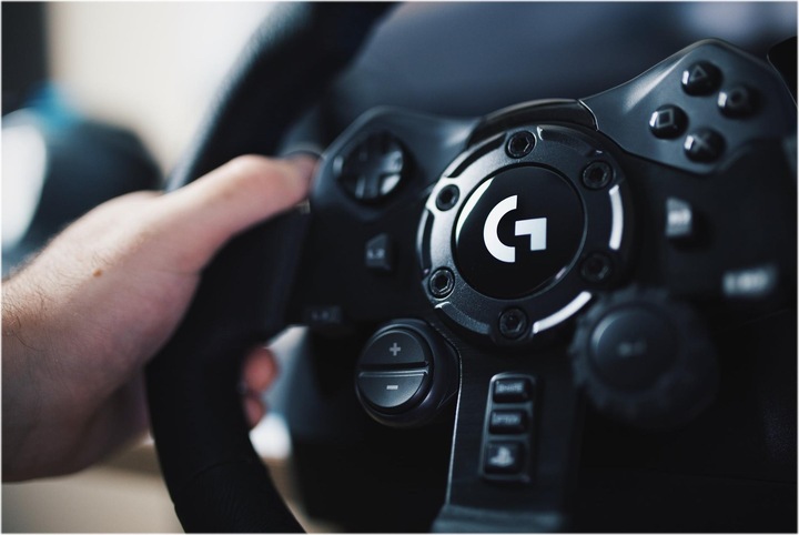 Actual product image Logitech G G923 Trueforce for PC and Xbox (PC, Xbox One X, Xbox Series X, Xbox One S, Xbox Series S)