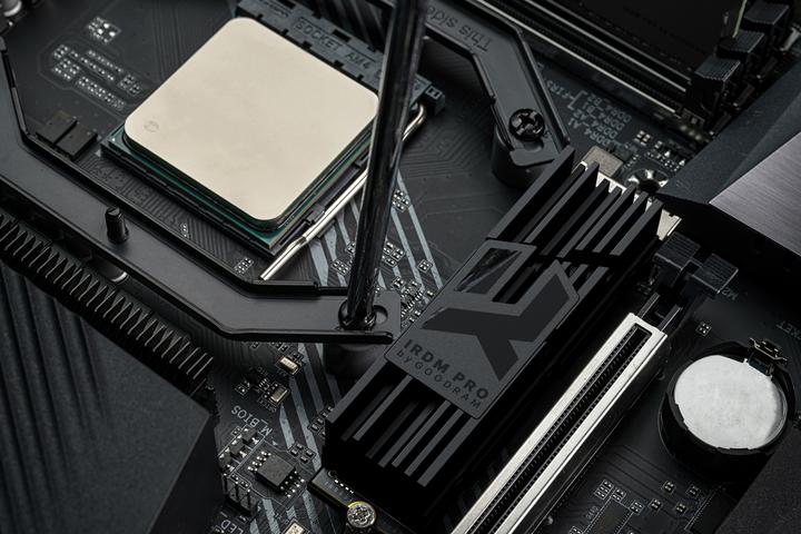 Produktbild Goodram IRDM PRO 4TB M.2 PCIe Gen4x4 (4000 GB, M.2 2280)