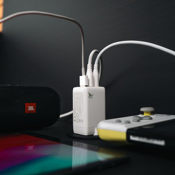 Productafbeelding Aqiila Chargebird W3 - GaN Muurlader, 65W PD - Wit (65 W, 3 ports)
