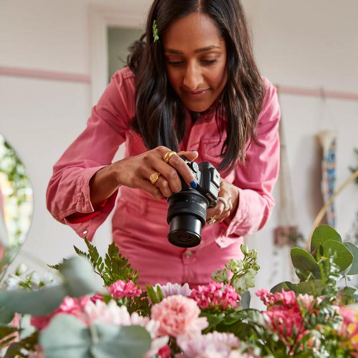 Image du produit Canon EOS R50 Black + RF-S 18-45mm + RF 75-300mm (18 - 150 mm, 24.20 Mpx, APS-C / DX)