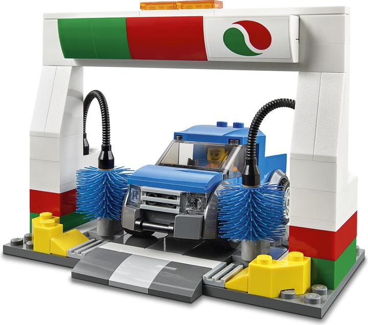 Actual product image LEGO City petrol station (60132, LEGO City)