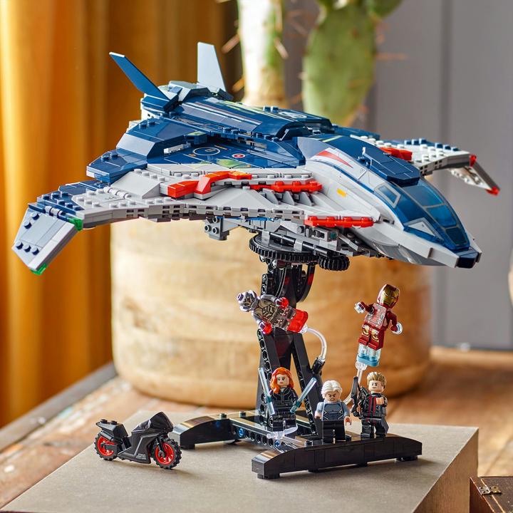 Actual product image LEGO Avengers: Age of Ultron Quinjet (76325, LEGO Marvel)
