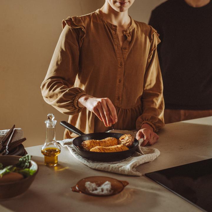 Produktbild Fiskars CREA 1075700 (24 cm, Bratpfanne, Gusseisen)