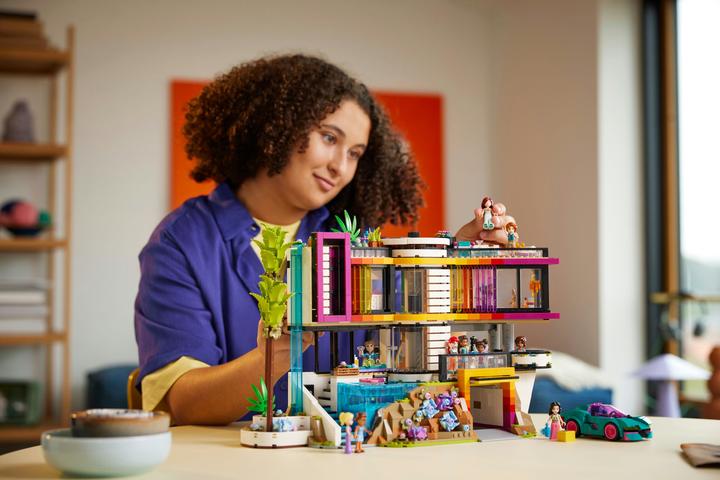 Actual product image LEGO Andrea's Modern Mansion (42639, LEGO Friends)