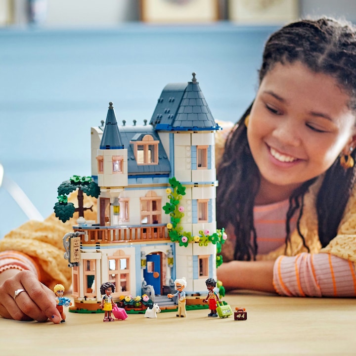 Produktbild LEGO Burg mit Ferienunterkunft (42638, LEGO Friends)