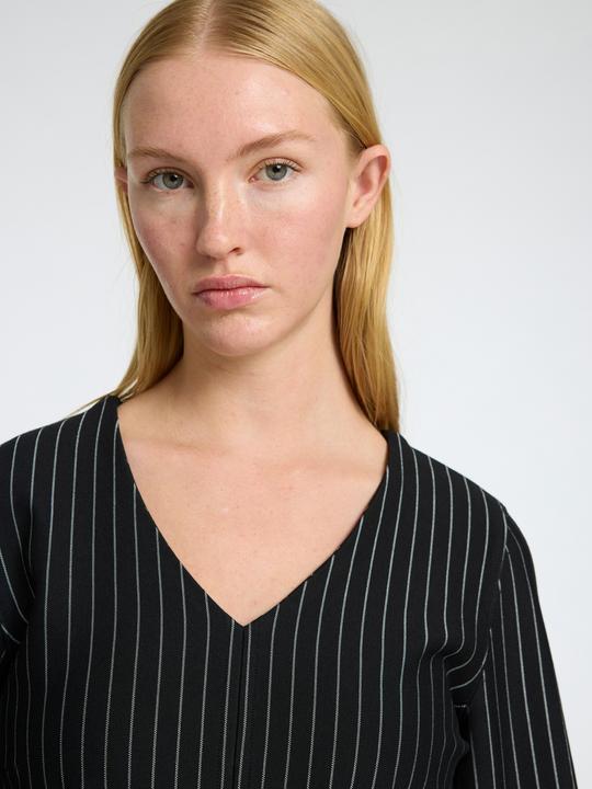 Produktbild Selected Nadelstreifen Top mit V-Ausschnitt (S)