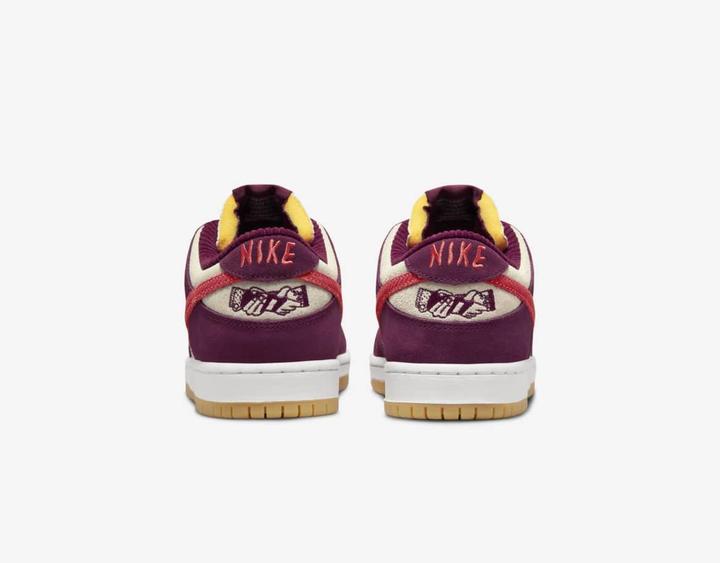 Image du produit Nike SB Dunk Low Skate Like a Girl (43)