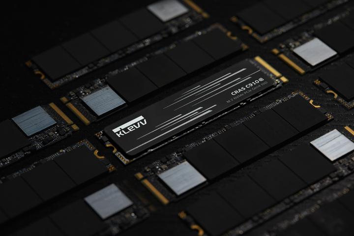 Produktbild Klevv 1TB C910G M.2-2280 PCIe Gen4 x4 NVMe SSD (1000 GB, M.2 2280)