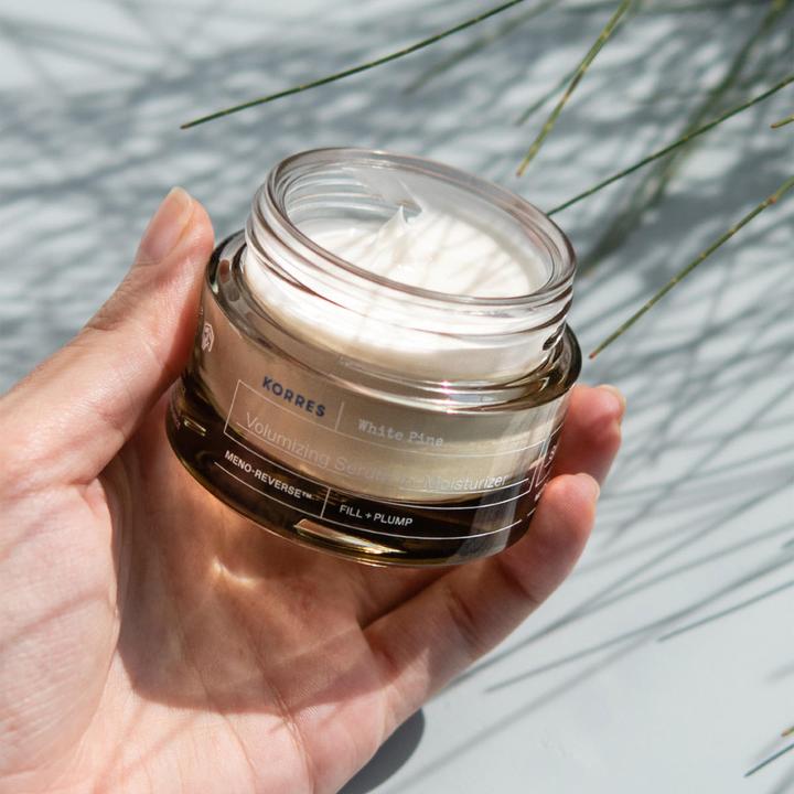Actual product image Korres White Pine Meno Reverse™ Volumizing Serum-in-Moisturizer (40 ml)