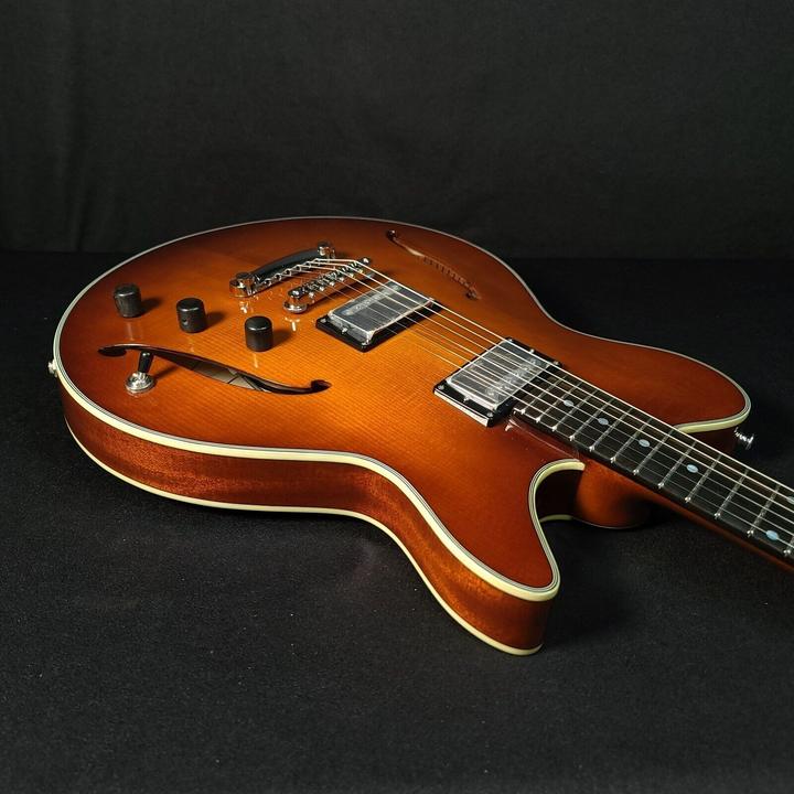 Actual product image Eastman Guitars Eastman SB55/v Vintage Sunburst (Electric guitar, Ebony (fingerboard), Okoume mahogany (body), Okoume mahogany (neck))