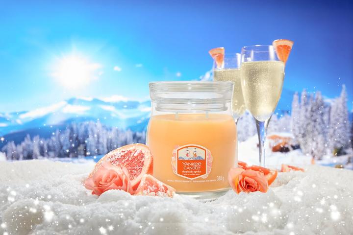Produktbild Yankee Candle Duftkerze Slopeside Spritz Medium Jar