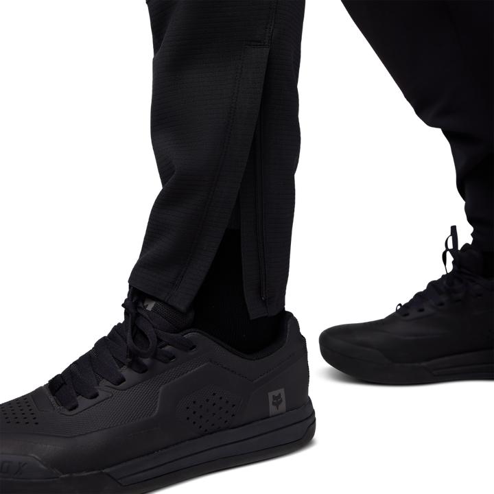Actual product image Fox Pant 24 Defend Fire Blk (34)