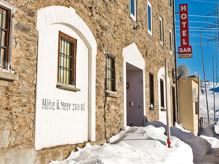 Actual product image Smartbox 1 night with fondue at 2 300 metres above sea level in the canton of Grisons (2 Persons)