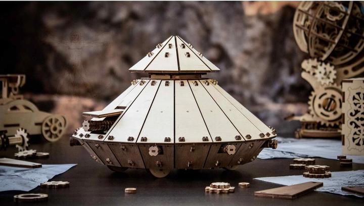 Actual product image Eco Wood Art DaVinci Tank