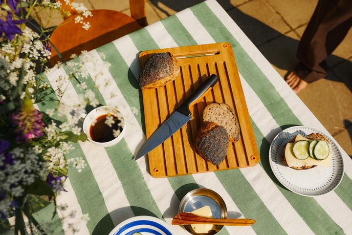 Produktbild Fiskars Functional Form bamboo table for bread cutting