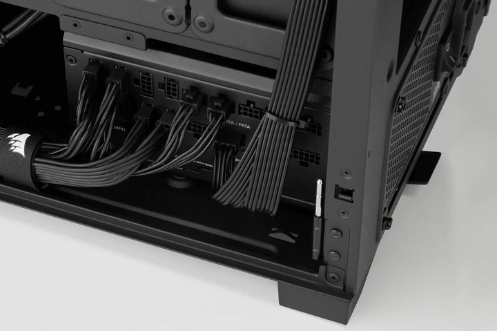 Actual product image Corsair SF750 (750 W)