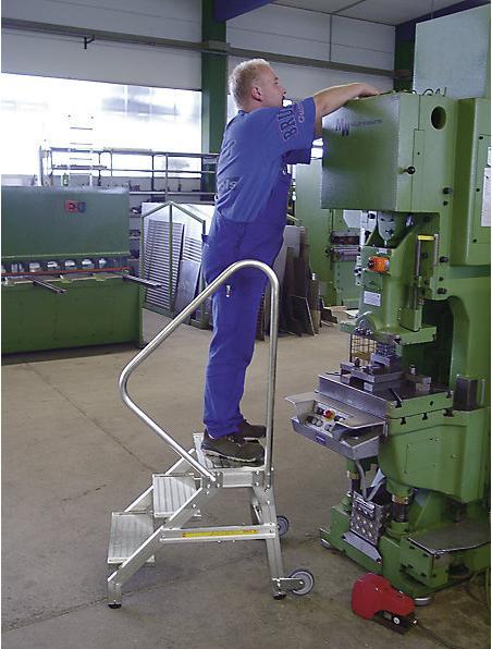 Produktbild eurokraft pro Schwerlast-Montagetritt (Trittleiter, 123 cm)