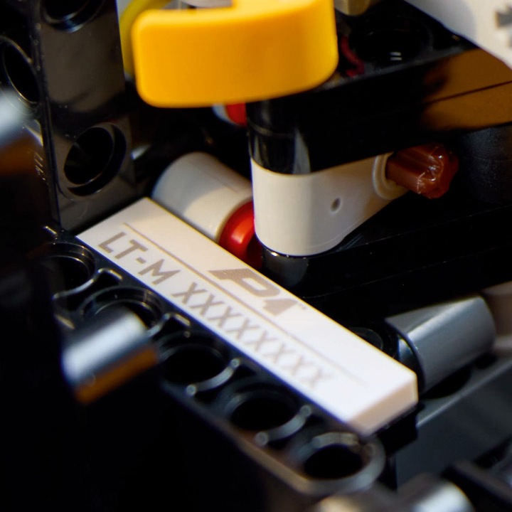 Immagine prodotto LEGO McLaren P1 (42172, LEGO Technic, Set LEGO rari)