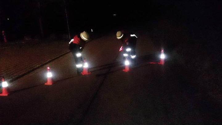 Actual product image HP Autozubehör Safety flasher cone foldable