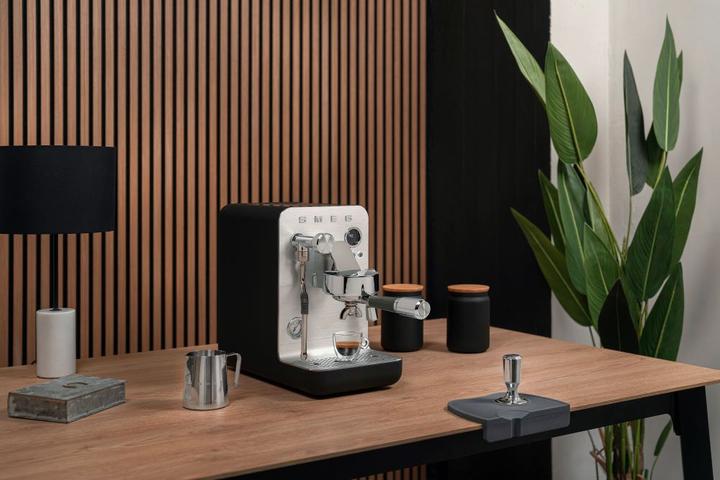 Actual product image Smeg EMC02BLMEU